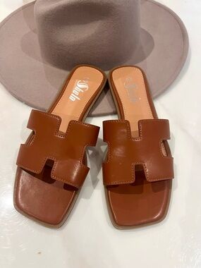 Brown Leather Slide Sandals 8.5 - Cognac